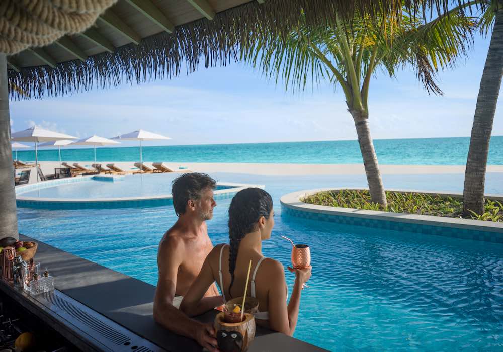 Pool Bar at InterContinental Maldives Maamunagau Resort by IHG thumbnail 3